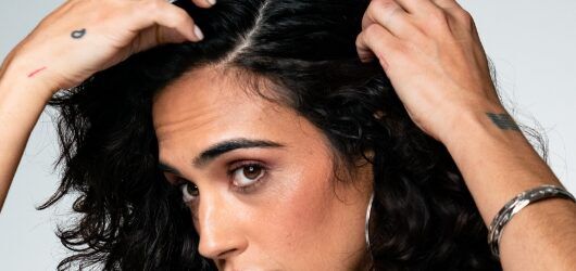 woman parting her hair