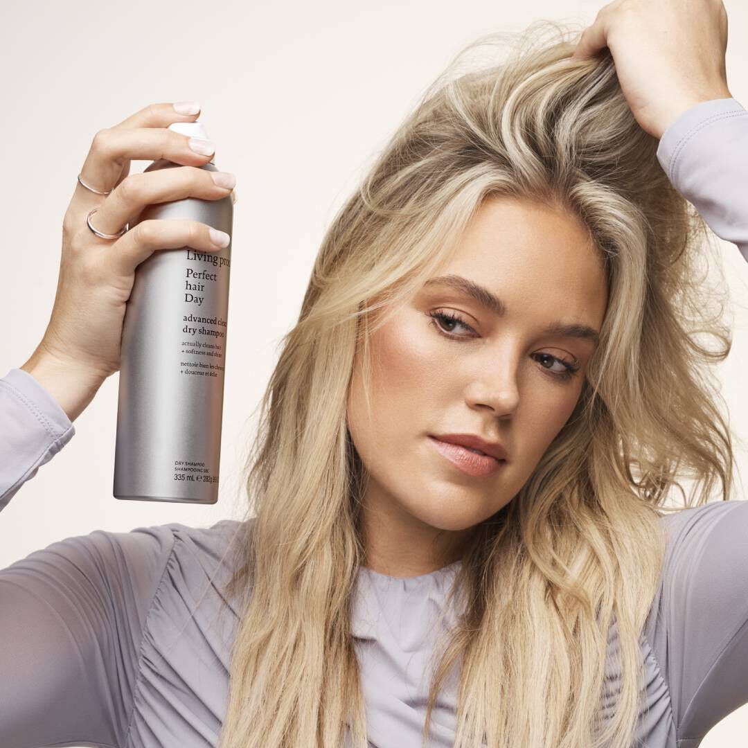 How to get full, voluminous hair using dry shampoo