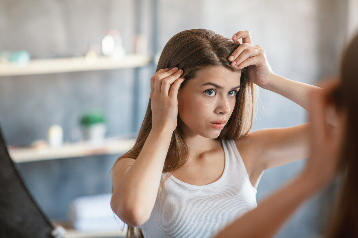 Dandruff vs. Dry Scalp: How to Tell the Difference